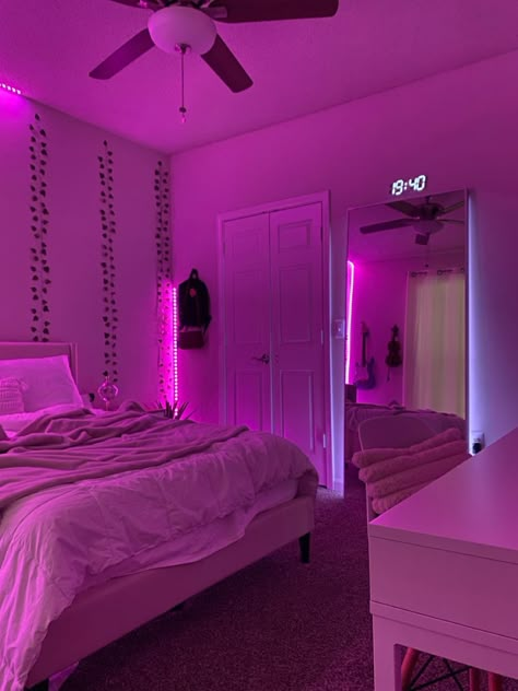 bedroom idea Baddie Room, Luxury Room Bedroom, Chill Room, Classy Bedroom, Room Redesign, Girly Room, Redecorate Bedroom, Luxury Rooms, Bedroom Refresh