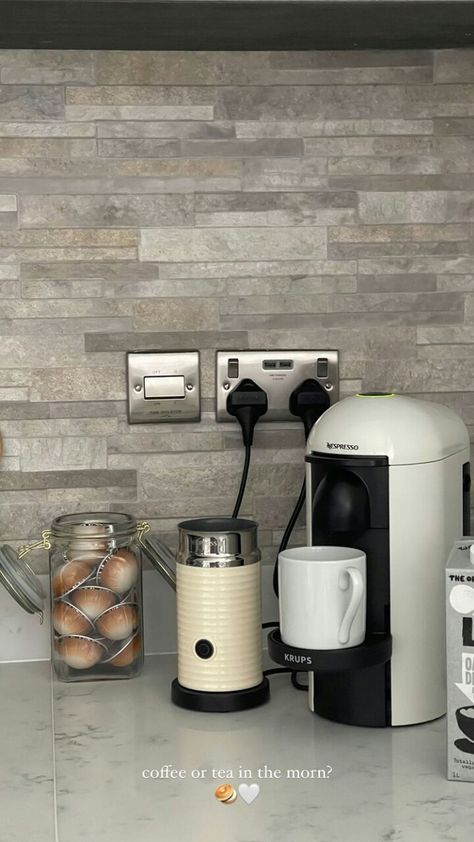 Glam Coffee Bar, Machine Aesthetic, People Drinking Coffee, Apple Watch Fashion, Home Coffee Stations, Welcome To My House, Coffee Bar Home, Coffee Corner, Aesthetic Coffee