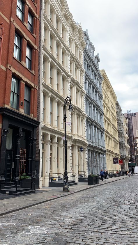 Soho Nyc Aesthetic, Soho Ny, Nyc Baby, Building Aesthetic, New York Architecture, Nyc Girl, Nyc Aesthetic, Nyc Street, Nyc Life