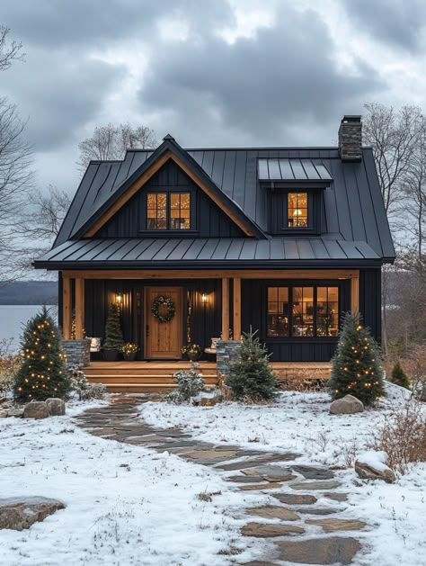 Black Houses, Barn Style House Plans, Cabin Exterior, Colorado Homes, Barn Style House, House Plans Farmhouse, Tiny House Cabin, French Country Cottage, Cabins And Cottages