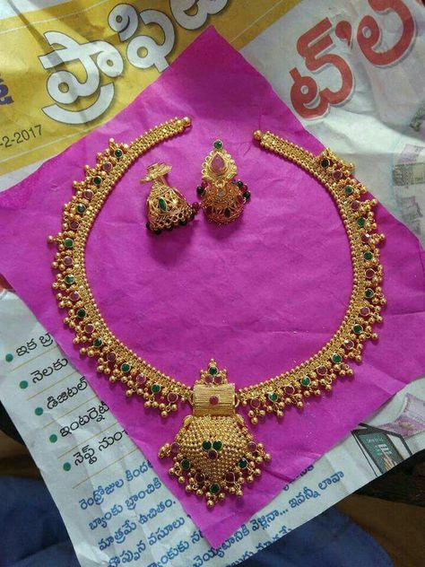 necklace #GoldJewelleryPakistani Necklace Designs Gold Indian, Indian Gold Necklace Designs, Necklaces Luxury, Indian Jewellery Gold, Gold Jewels Design, New Gold Jewellery Designs, Gold Earrings Models, Gold Jewelry Simple Necklace, Gold Mangalsutra Designs