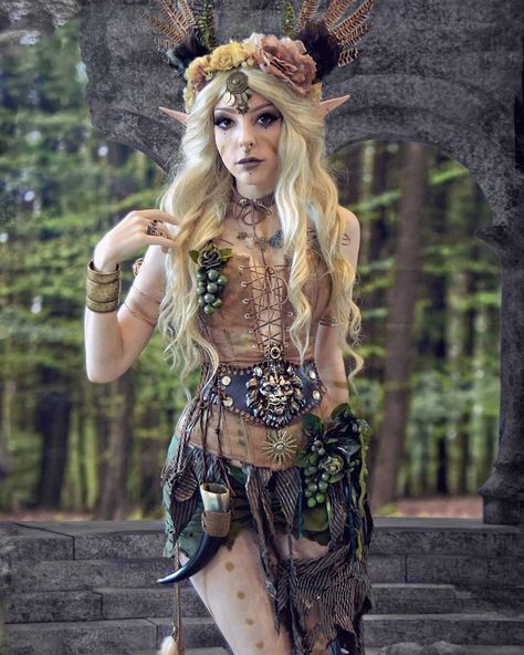 renaissance fantasy medieval Degree Outfit, Nature Woods, Elf Cosplay, Fairy Cosplay, Fair Outfits, Ren Fair, Ren Fest, Elf Costume, Festival Costumes