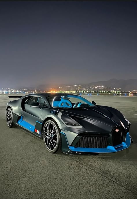 Cars Wallpaper Bugatti, Bugatti Divo Wallpapers, Bugatti Cars Wallpaper, Buggati Divo, Bugatti Aesthetic, Divo Bugatti, Bugatti Wallpaper, Xe Bugatti, Bugatti Chiron Sport