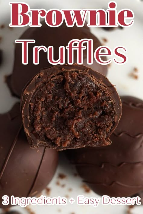 Brownie Truffles Recipe, Truffle Recipe Easy, Brownie Truffles, Homemade Truffles, Dessert Truffles, Candy Recipes Homemade, Christmas Candy Recipes, Truffle Recipe, Cake Truffles