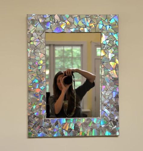 20 #Recycling Ideas Turning CDs into Recycled Crafts, Artworks and Jewelry: http://bit.ly/1ECLXn8 Cd Mirror, Recycled Cds, Cd Diy, Old Cd, Old Cds, Cd Crafts, Cd Art, Diy Mirror, Recycled Crafts