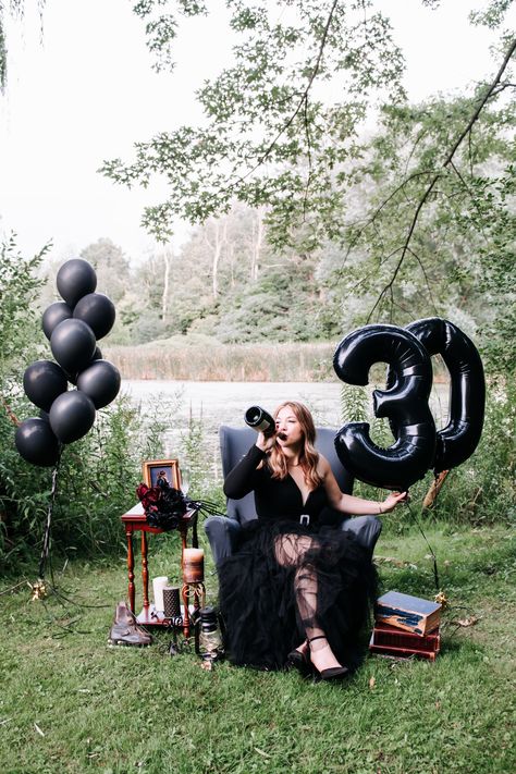 Rip 30th Birthday Ideas, Rip To My 20s, 30th Birthday Photoshoot, 30th Birthday Party Themes, 30th Birthday Outfit, 30th Birthday Ideas For Women, 30th Birthday Themes, 30th Birthday Bash, 20th Birthday Party