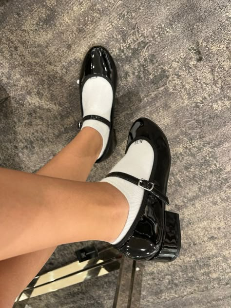 Mary Janes Aesthetic, Girly Shoes, Aesthetic Shoes, Shoe Inspo, Jane Shoes, School Shoes, Pretty Shoes, Mary Jane Shoes, Dream Shoes