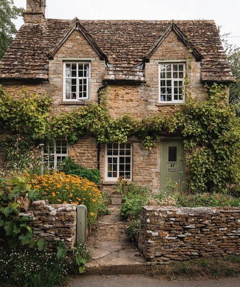 Small British Cottage, Stone Cottage With Porch, Cottage Core Homestead, English Village Cottages, British Cottage English Countryside, English Village House, British Cottage, Cotswolds Cottage, Build Inspiration