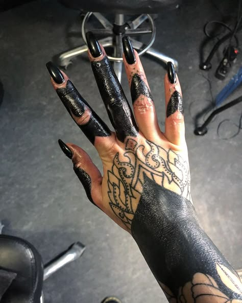 Blacked Out Wrist Tattoo, Hand Tattoos For Women Dark, Finger Tattoos Blackwork, Black Out Hand Tattoo Designs, Cover Finger Tattoo, Black Work Finger Tattoo, Black Out Wrist Tattoo, Blackout Wrist Tattoo, Blacked Out Finger Tattoo