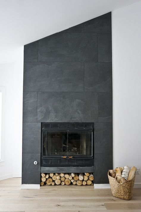 a gorgeous, minimalistic floor to ceiling fireplace using oversized black porcelain tile! Contemporary Gas Fireplace, Design Camino, Slate Fireplace, Black Fireplace, Fireplace Tile Surround, Shiplap Fireplace, Contemporary Fireplace, Corner Fireplace, Fireplace Remodel