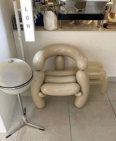 Balloon Chair, Art Balloon, Weird Furniture, Cute Furniture, Inspired Furniture, Chair Ottoman, Décor Boho, Apartment Decor Inspiration, Minimalism Interior