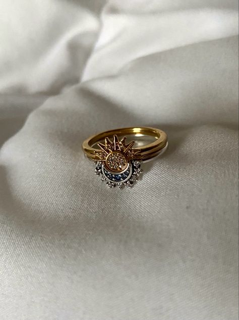 set of rings one a gold sun shape and a silver moon shape Sun And Moon Ring, Ring Gold And Silver, Sun And Moon Rings, Pretty Jewelry Necklaces, Jewelry Accessories Ideas, Moon Ring, Pandora Rings, Jacob Black, Celestial Jewelry