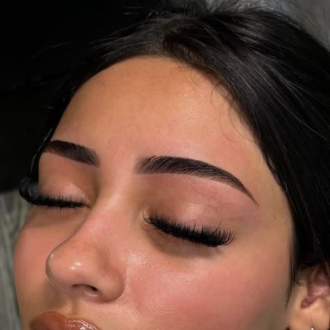 MARYLAND BROW ARTIST | LICENSED ESTHETICIAN | JENNIFER on Instagram: "Brow perfection!❤️‍🔥 - - Swipe to see the before with mapping 👉🏼 - - Service: Brow shape | tint   #brows #dmvbrows #eyebrows #browtech #dmvbrowartist #browmapping #browshaping #explorerpage #explorer" Thick Natural Eyebrows, Brows Shaping Tutorial, Eyebrow Shaping And Tint, Eyebrow Styles Shape, Eyebrow Shaping And Tinting, Tinted Eyebrows Before And After, Perfect Eyebrows Aesthetic, Eyebrow Shaping For Round Face, Brow Shape And Tint