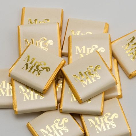 Powder Milk, Gold Wedding Favors, Creative Wedding Favors, Chocolate Wedding Favors, Wedding Chocolate, Wedding Sweets, Whey Powder, Chocolate Gold, Chocolate Favors