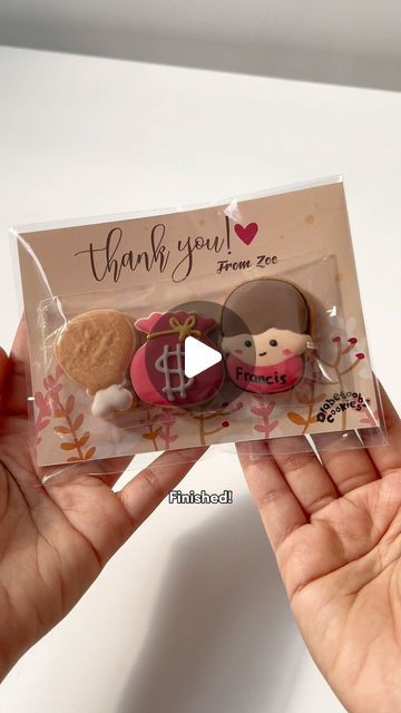 Small Business Cookie Packaging, Small Business Cookies, Cute Cookie Packaging Ideas, Cookies Packaging Ideas Diy, Chocolate Packing Ideas Gift Homemade, Cookies Packing Ideas, Small Gift Packing Ideas, Cookie Packing Ideas, Cookie Gifts Packaging Ideas