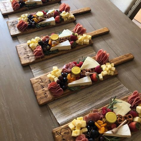 Brown Charcuterie Board, Charcuterie Board Meats, Charcuterie Ideas, Wooden Trays, Party Food Buffet, Charcuterie Inspiration, Charcuterie Board Ideas, Food Boards, Party Food Platters