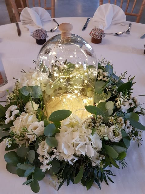 Green Sweet 16 Centerpieces, The Princess And The Frog Centerpiece, Forest Princess Birthday Party, Green Themed Centerpieces, The Princess And The Frog Themed Wedding, Once Upon A Time Quince Theme, Light Green Centerpieces, Princess And Frog Quinceañera, Tianas Birthday Party Ideas