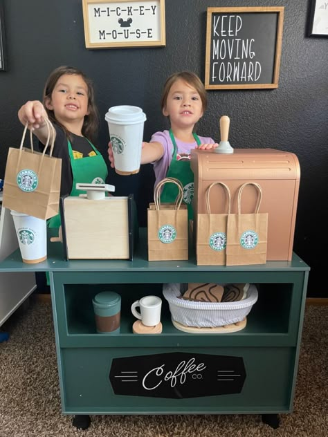 Coffee Shop Kids Corner, Coffee Shop For Kids, Kids Coffee Shop, Coffee Shop Dramatic Play, Barista Station, Kids Cafe, Diy Preschool, Starbucks Diy, Kids Toy Shop