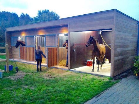 "Simple Barn" ~ 3 Stalls & Washroom Horse Stables Design, Small Horse Barns, Horse Farm Ideas, Horse Barn Ideas Stables, Small Barns, Horse Barn Designs, Horse Shelter, Dream Horse Barns, Horse Barn Plans