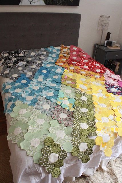 Hexagon Quilt Progress...a year later | A year or two later,… | Flickr Hexagon Quilt Ideas, Hexie Patterns, Hexagon Patchwork, Hexagon Quilts, Flower Garden Quilt, Hexie Quilt, English Paper Piecing Quilts, Garden Quilt, Hexagon Quilt