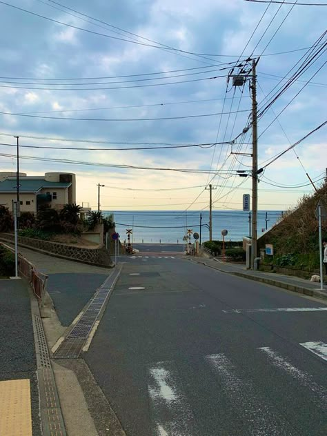 Japan Beach, Beach Road, Japan Aesthetic, Aesthetic Japan, Kamakura, Japanese Aesthetic, Pretty Places, Scenery Wallpaper, Travel Aesthetic