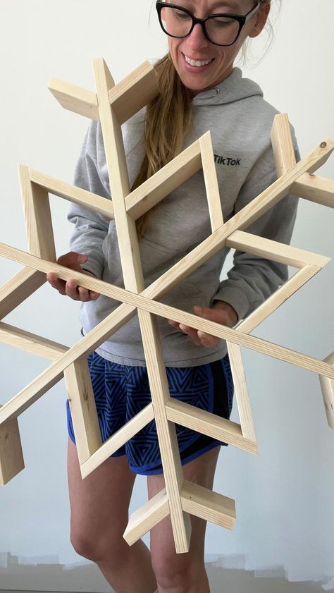 Hey friends! Let’s build a wooden snowflake 😍 I actually originally built this seven years ago…well before I ever started making videos… | Instagram Wooden Xmas Decorations Ideas, Wood Working Christmas Projects, Wooden Xmas Crafts, Large Wooden Snowflakes Diy, Diy Wooden Snowflake, Wood Snowflake Diy, Wooden Snowflake Crafts, Diy Wood Snowflakes, Wooden Snowflakes Diy