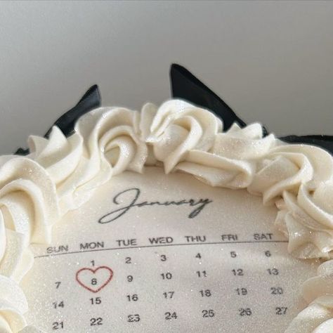 CAKED.byBryce on Instagram: "Book your calendar cakes today 🖤🗓️ Email: Caked.bybryce@gmail.com for inquires #dmvcakes #calendarcake #vintagecakes #birthdaycake #dmvbaker #heartcake" Save The Date Cake Ideas, Cake Save The Date, January Birthday Cakes, Calendar Cake Design, Calendar Birthday Cake, Bridal Proposal Brunch, Save The Date Cake, Calendar Cake, Bday Aesthetic