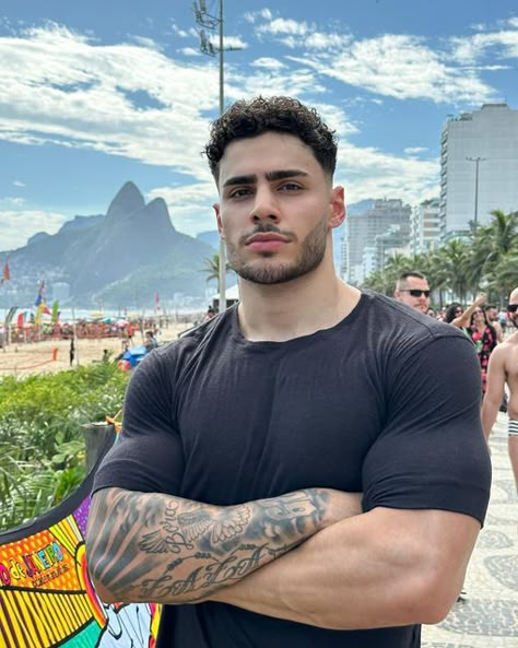 Cem on Instagram: "Happy new year 🇧🇷" Middle Eastern Men, Mixed Guys, 2023 Happy New Year, Latino Men, Muscle Man, Cute Black Guys, Masculine Men, Men's Muscle, Aesthetic Guys