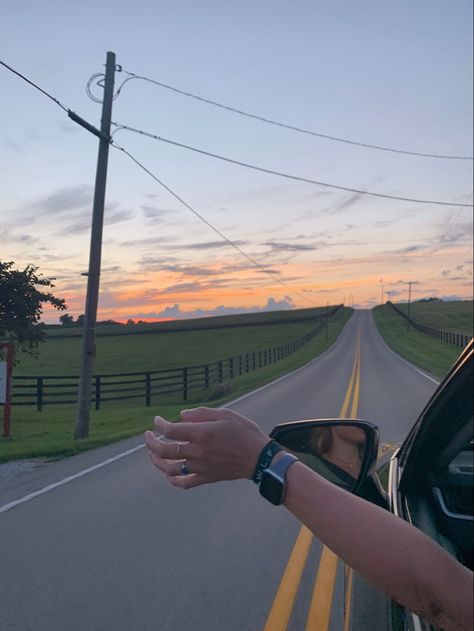 Vicky Core, Kentucky Aesthetic, Aesthetic Freedom, Aesthetic Country, Night Drives, Country Summer, Late Night Drives, Summer Mood, Summer Goals