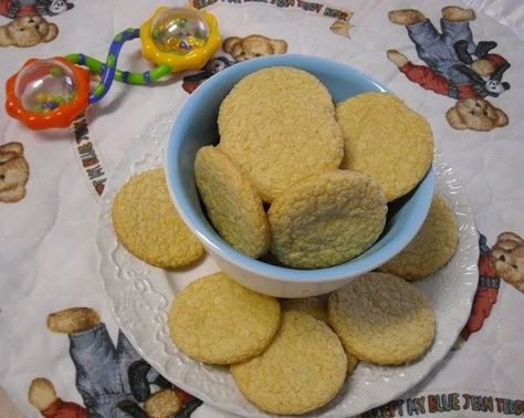 Mommy's Kitchen is a Texas Food Blog featuring classic country cooking, comfort food, and family friendly recipes that are easy on your budget! Teething Cookies, Teething Biscuits, Cereal Cookies, Baby & Toddler Food, Baby Food Ideas, Baby Cereal, Kitchen Country, Baby Recipes, Baby Snacks