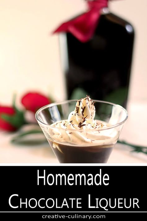 Try something easy and special and make some of this Homemade Chocolate Liqueur. It's love in a bottle! Booze Board, Homemade Liqueur Recipes, Liqueur Recipes, Homemade Liquors, Homemade Kahlua, Chocolate Vodka, Canned Drinks, White Chocolate Liqueur, Drink Recipies