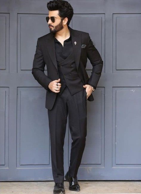 Groom Solo Poses, Best Wedding Suits For Men, Indian Wedding Clothes For Men, Best Wedding Suits, Wedding Outfit For Boys, Best Poses For Boys, Dheeraj Dhoopar, Male Posing, Boys Photoshoot