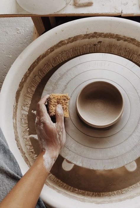 Pottery Workshop, Pottery Classes, Ceramics Ideas Pottery, Ceramic Studio, Pottery Wheel, Pottery Making, Vision Board 2023, 2023 Vision Board, Pottery Studio