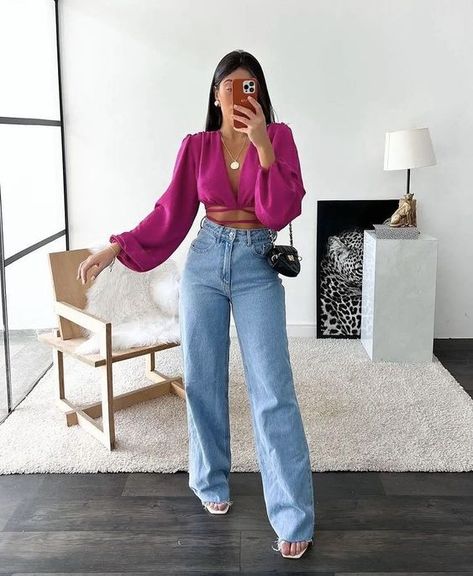 Casual Restaurant Outfit, Classy Concert Outfit, Jeans And Crop Top Outfit, Diner Outfits, Restaurant Outfit, Wide Leg Outfit, Outfit Elegantes, Wide Leg Jeans Outfit, Outfits Con Jeans