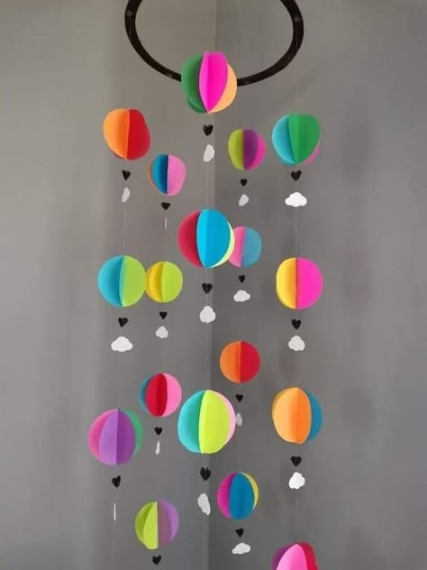 How To Make A Mobile Diy, Paper Mobile Diy, Baby Mobile Diy, Homemade Mobile, Mobile Diy, Crafts To Do When Your Bored, Balloon Mobile, School Kids Crafts, Paper Mobile