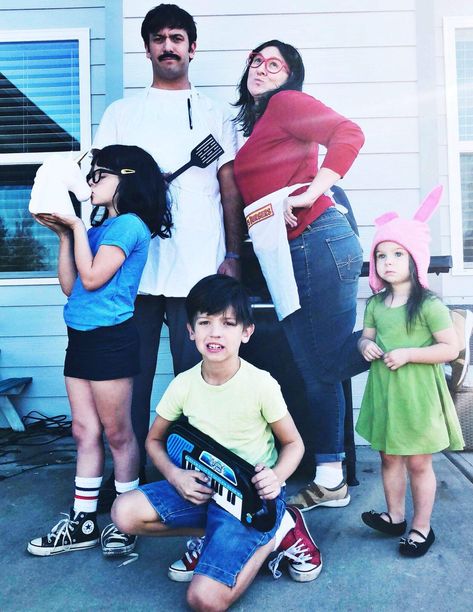 Bob's Burgers - Belcher Family Bob's Burgers Halloween Costume, Bobs Burgers Costume, Bob's Burgers Halloween, Bobs Burgers Memes, Burger Costume, Bobs Burgers Characters, Family Themed Halloween Costumes, Cosplay Couple, Themed Halloween Costumes