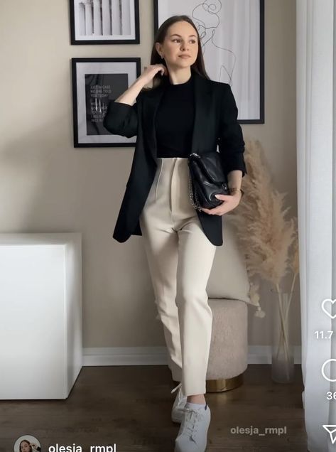 Woman Smart Casual Outfits, Monday Work Outfits Offices, Clinical Psychologist Outfit, Formal Blazer Outfits For Women, Formal Casual Outfits Women, Semiformal Outfit Mujer, Freezing Winter Outfits, Outfit Formal Casual, Outfit Work Casual