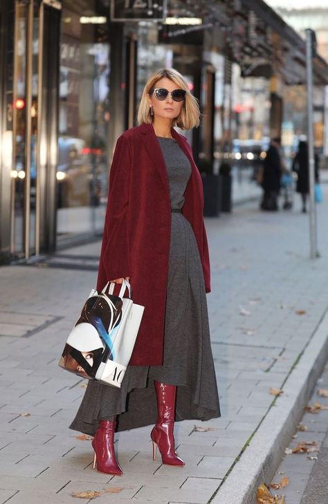 Elevate Your Style with Chic 2024 Fashion Over 40 | Timeless & Trendy Outfits Courreges Dress, Burgundy Outfit, Outfit Chic, Moda Chic, Trendy Fall Outfits, Red Boots, Weekend Vibes, Fashion Over 40, Fall Fashion Trends