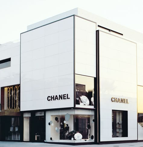 Chanel Interior, Icon Magazine, Store Architecture, Retail Facade, Shop Facade, Storefront Design, Chanel Store, Cars Bmw, New Building