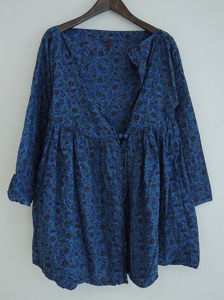 indigo Printed Tunics, Cool Belt, Indigo Textiles, Indigo Floral, Peasant Style, November 13, Look Plus, Tie Dyed, Style Boho