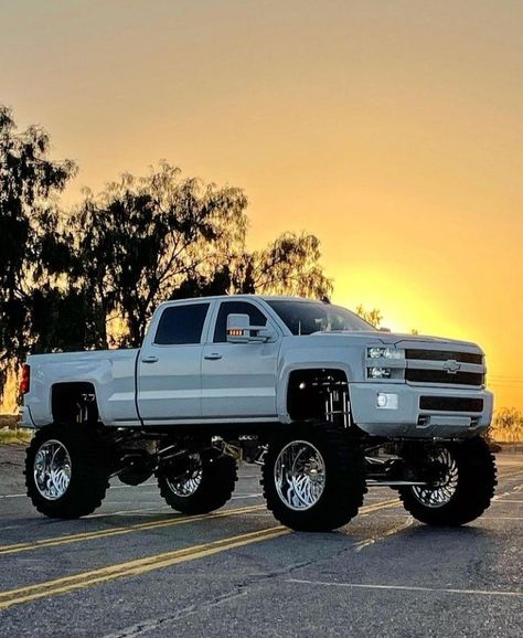 Jacked Up Chevy, Diesel Trucks Ford, Country Trucks, Cummins Trucks, Trucks Lifted Diesel, Future Trucks, Big Wheels, Custom Chevy Trucks, Lifted Chevy