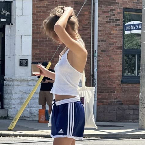 Casual Caribbean Outfits, 1990s Summer Outfits, Adidas Shorts Outfit Summer, Adidas Shorts Women Outfit, Summer School Outfits Shorts, Low Waisted Shorts Outfit, 90s Summer Style, 90s Workout Outfit, Track Shorts Outfit