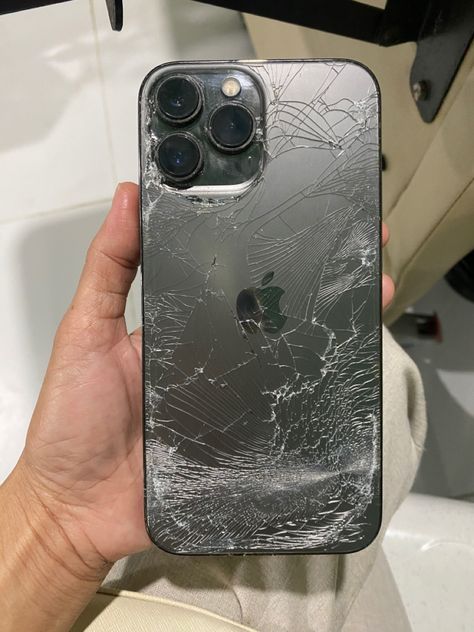 Iphone 11 Prank Picture, Broke Phone, Broken Iphone Screen, Cracked Iphone, Apple Store Gift Card, Fake Ft Call, Iphone Screen Repair, Iphone Storage, Grocery Supermarket