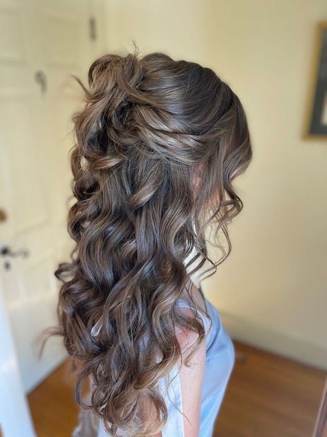 Trendy Long Hairstyles, Hairstyle Examples, Hair Styles For Long Hair, Styles For Long Hair, Formal Hair, Ribbon Hairstyle, Hairdos For Curly Hair, Hair Stylies, Hair 2024