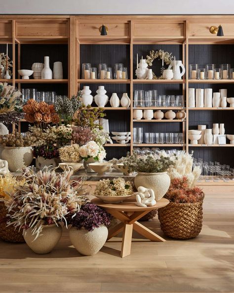 Photo 6 of 9 in Crate & Barrel’s New Flagship Store Elevates the In-Store Experience - Dwell Boutique Store Displays, Gift Shop Displays, Flower Shop Interiors, Florist Studio, Retail Store Interior Design, Decoration Restaurant, Abigail Ahern, Gorgeous Tile, Flower Store