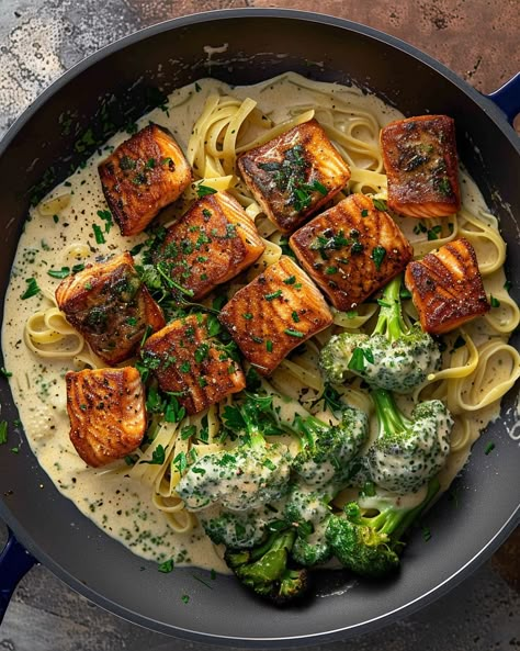 Salmon Alfredo, Salmon And Broccoli, Broccoli Alfredo, Blackened Salmon, Dinner Plans, Healthy Food Dishes, Healthy Lifestyle Food, Health Dinner Recipes, Food Inspo