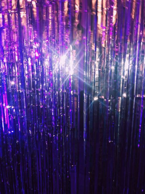 Purple Vibe, Lavender Aesthetic, New Retro Wave, Aesthetic Purple, Purple Party, Glitter Party, Purple Walls, Picture Collage Wall, Photo Wall Collage