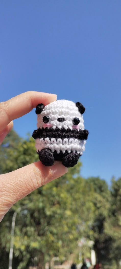 Cotton Crochet Patterns, Bamboo Crochet, Crochet Penguin, Easy Crochet Animals, Crochet Panda, Things To Crochet, Crochet Bee, Crochet Animals Free Patterns, Mini Crochet