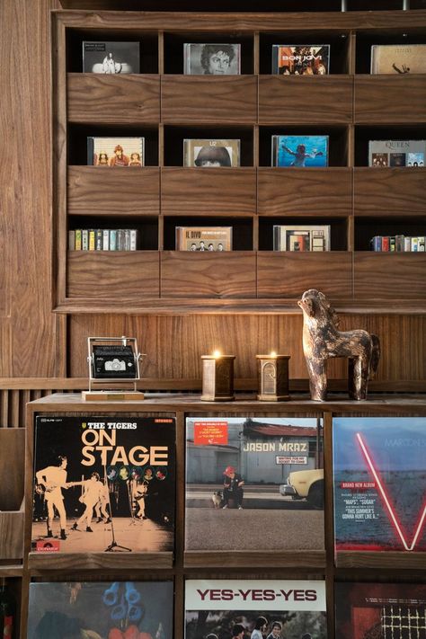 Vinyl Record Room, Organic Modern Interior Design, Listening Bar, Vinyl Cafe, Organic Modern Interior, Music Studio Design, Dj Room, Framed Records, Vinyl Room