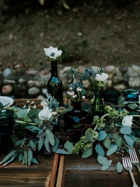 Emerald green and dusty blue wedding table decor | Image by Jessie Schultz Photography Irish Wedding Inspiration, Irish Wedding Ideas, Centerpieces Simple, Creative Wedding Centerpieces, Irish Wedding Traditions, Creative Seating, Green Wedding Inspiration, Emerald Green Weddings, Wedding Color Palettes